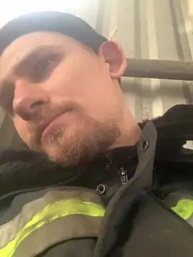 Snapshot of Boysex227 chatting on 4, 1, 2025 Boysex227 online show from 4, 1, 2025