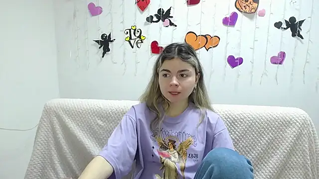 TinaRedly online show from 23, 2, 2025