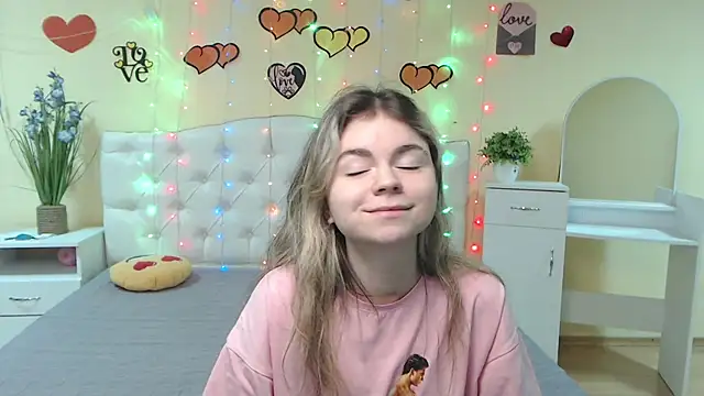 TinaRedly online show from 25, 2, 2025