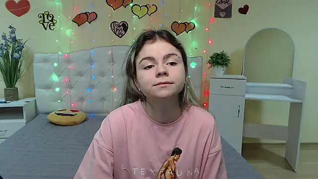 TinaRedly online show from 8, 3, 2025