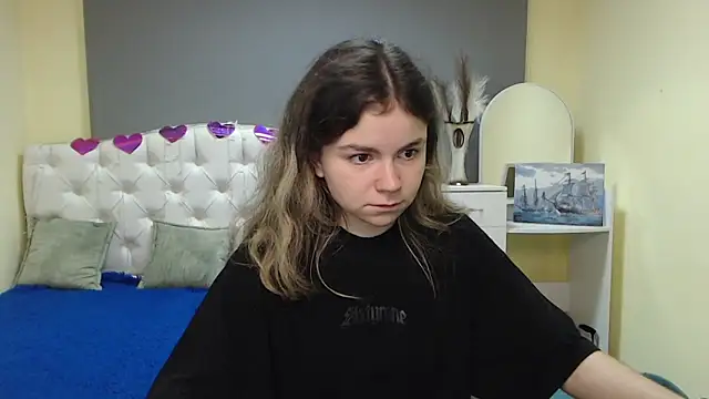 TinaRedly online show from 9, 9, 2025