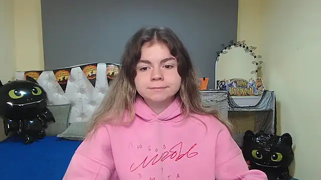 TinaRedly online show from 4, 11, 2025