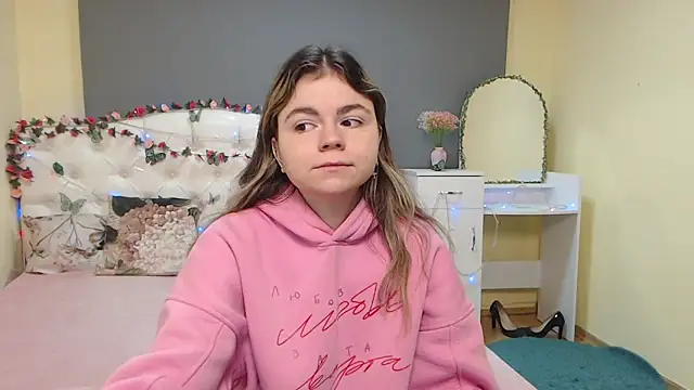 TinaRedly online show from 11, 3, 2026