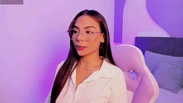 Snapshot of amira_cute2 chatting on 6, 11, 2025 amira cute2 online show from 6, 11, 2025