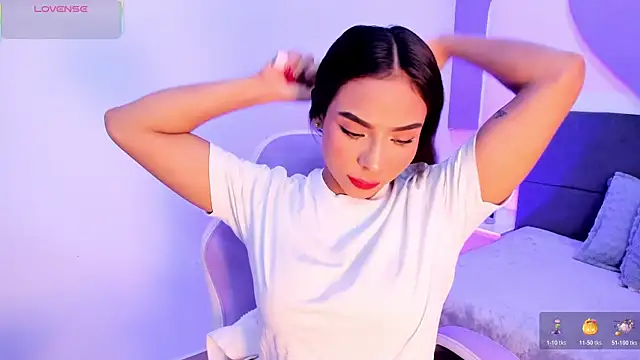 Snapshot of amira_cute2 chatting on 8, 11, 2025 amira cute2 online show from 8, 11, 2025