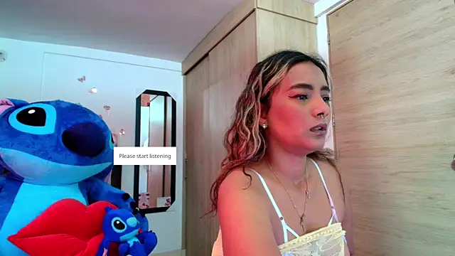 Snapshot of megan_collins96 chatting on 21, 10, 2025 megan collins96 online show from 21, 10, 2025