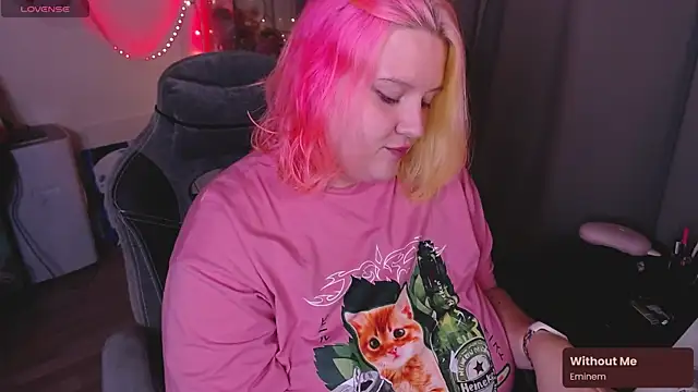 Snapshot of lissamuff chatting on 6, 10, 2025 lissamuff online show from 6, 10, 2025