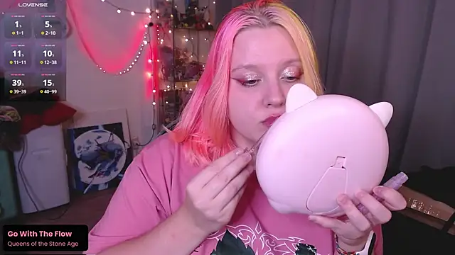 Snapshot of lissamuff chatting on 8, 10, 2025 lissamuff online show from 8, 10, 2025