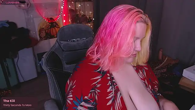 Snapshot of lissamuff chatting on 17, 10, 2025 lissamuff online show from 17, 10, 2025