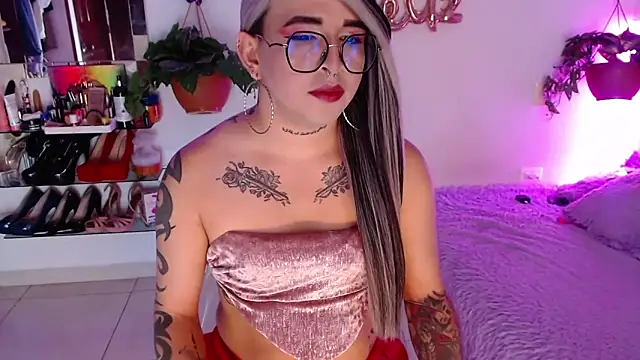 Snapshot of Laveneno_ortiz07 chatting on 4, 10, 2025 Laveneno ortiz07 online show from 4, 10, 2025