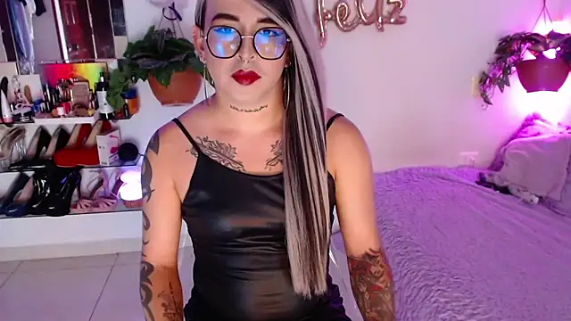 Snapshot of Laveneno_ortiz07 chatting on 7, 10, 2025 Laveneno ortiz07 online show from 7, 10, 2025