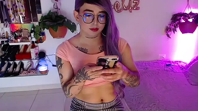 Snapshot of Laveneno_ortiz07 chatting on 12, 11, 2025 Laveneno ortiz07 online show from 12, 11, 2025