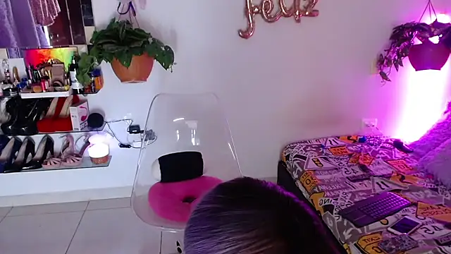 Snapshot of Laveneno_ortiz07 chatting on 18, 11, 2025 Laveneno ortiz07 online show from 18, 11, 2025