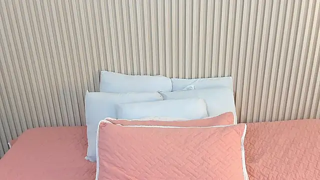 charlottebrowns  online show from 1, 12, 2025