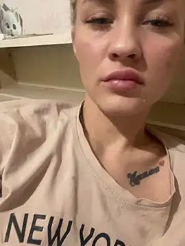 DreamGirl-777 online show from 2, 1, 2025