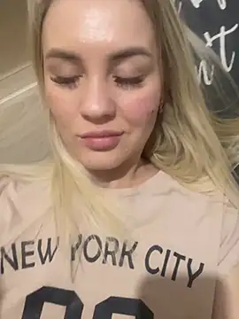 DreamGirl-777 online show from 22, 1, 2025