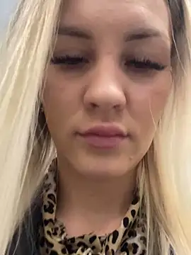 DreamGirl-777 online show from 10, 2, 2025