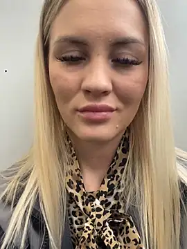 DreamGirl-777 online show from 10, 2, 2025