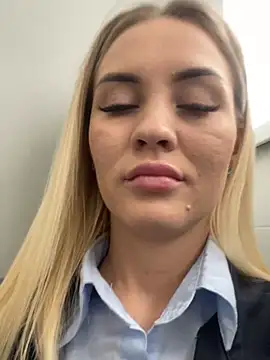 DreamGirl-777 online show from 18, 3, 2025