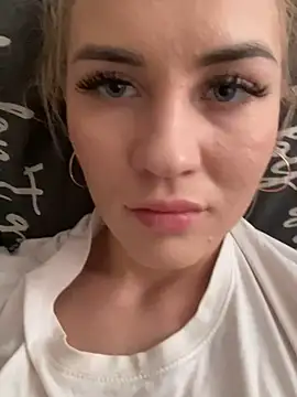 DreamGirl-777 online show from 21, 3, 2025