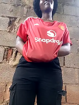 Snapshot of Swirly_blac chatting on 10, 11, 2025 Swirly blac online show from 10, 11, 2025