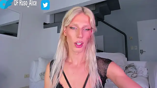 Snapshot of AliceSnowCatt chatting on 14, 1, 2025 AliceSnowCatt online show from 14, 1, 2025