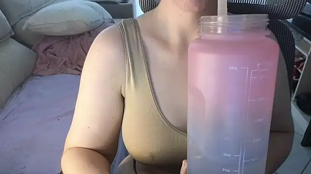 Snapshot of MommyLoveAanal chatting on 27, 10, 2025 MommyLoveAanal online show from 27, 10, 2025