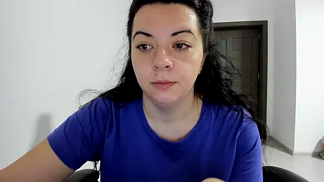 amiraisa11 online show from 4, 12, 2025