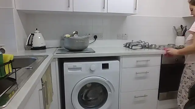 magical mia online show from 16, 2, 2025