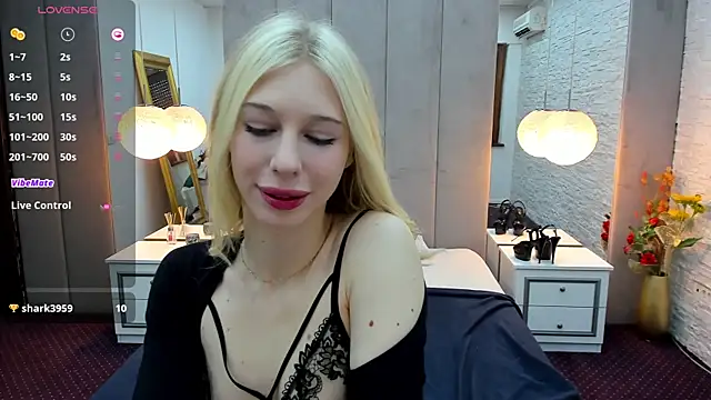 Snapshot of Yanna_miana chatting on 20, 12, 2024 Yanna miana online show from 20, 12, 2024