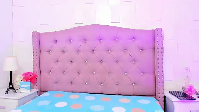 MonicaSchwartz online show from 18, 3, 2026