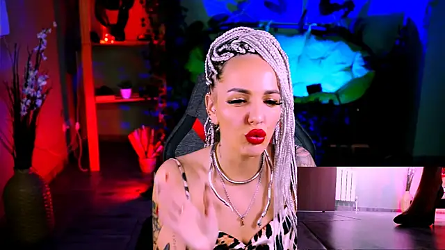 MonicaMaxwel online show from 7, 2, 2025