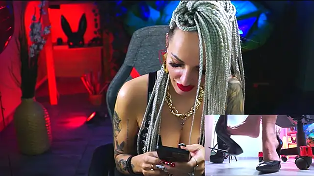 MonicaMaxwel online show from 22, 2, 2025