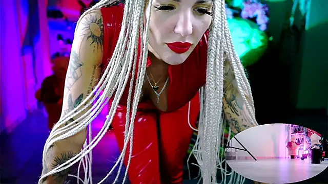 MonicaMaxwel online show from 4, 12, 2025