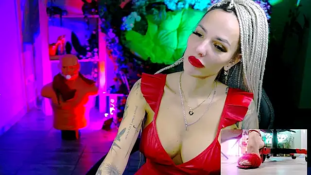 Snapshot of MonicaMaxwel chatting on 17, 12, 2025 MonicaMaxwel online show from 17, 12, 2025