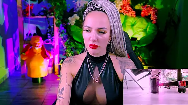 Snapshot of MonicaMaxwel chatting on 9, 1, 2026 MonicaMaxwel online show from 9, 1, 2026