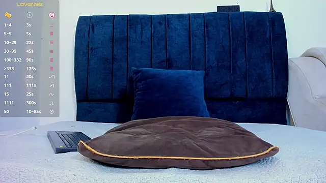 Snapshot of AlexanderSavage chatting on 14, 11, 2025 AlexanderSavage online show from 14, 11, 2025