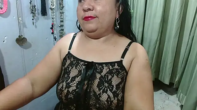 Snapshot of CanelaCollins chatting on 14, 12, 2025 CanelaCollins online show from 14, 12, 2025