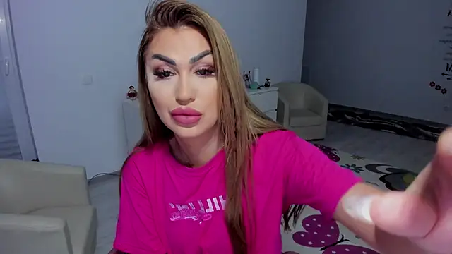 GlossyDiamondX online show from 5, 2, 2025