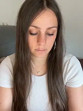 Snapshot of Loella-Rose chatting on 28, 9, 2025 Loella-Rose online show from 28, 9, 2025