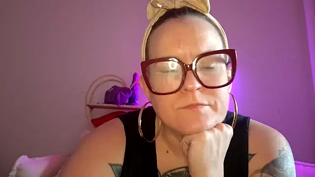 quinnmariexo online show from 4, 2, 2026