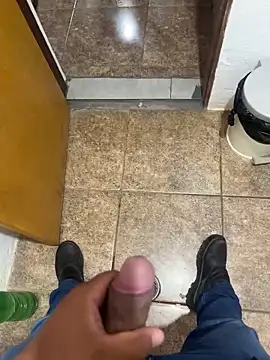 Luizcalado20 online show from 8, 3, 2025