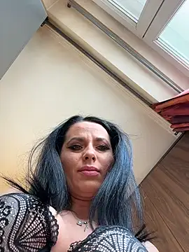 Hotmomcheckk  online show from 24, 3, 2026