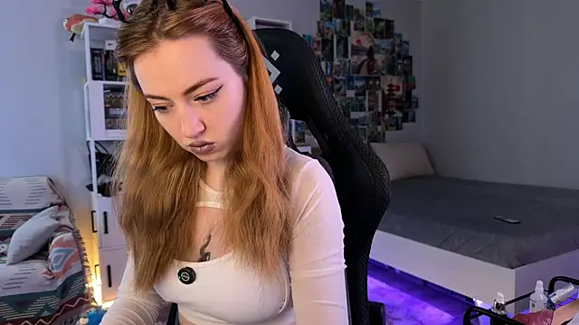 Snapshot of LinaWitch chatting on 28, 10, 2025 LinaWitch online show from 28, 10, 2025