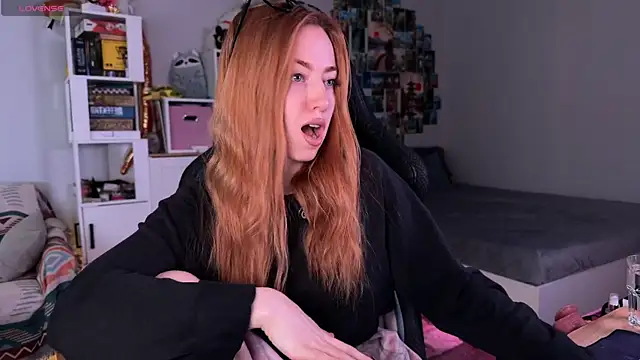 Snapshot of LinaWitch chatting on 7, 11, 2025 LinaWitch online show from 7, 11, 2025