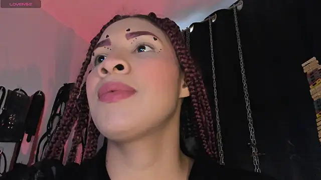 Snapshot of charrlotte_quinn chatting on 16, 7, 2026 charrlotte quinn online show from 16, 7, 2026