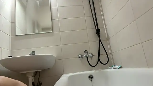 Snapshot of czruz chatting on 6, 11, 2025 czruz online show from 6, 11, 2025