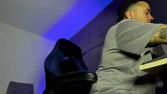 male pussy online show from 25, 11, 2025