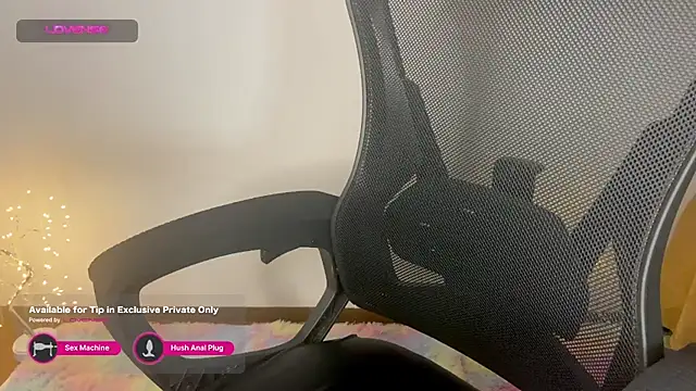 Snapshot of Tashaa chatting on 4, 12, 2024 Tashaa online show from 4, 12, 2024