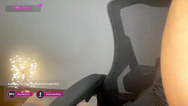 Snapshot of Tashaa chatting on 8, 1, 2025 Tashaa online show from 8, 1, 2025